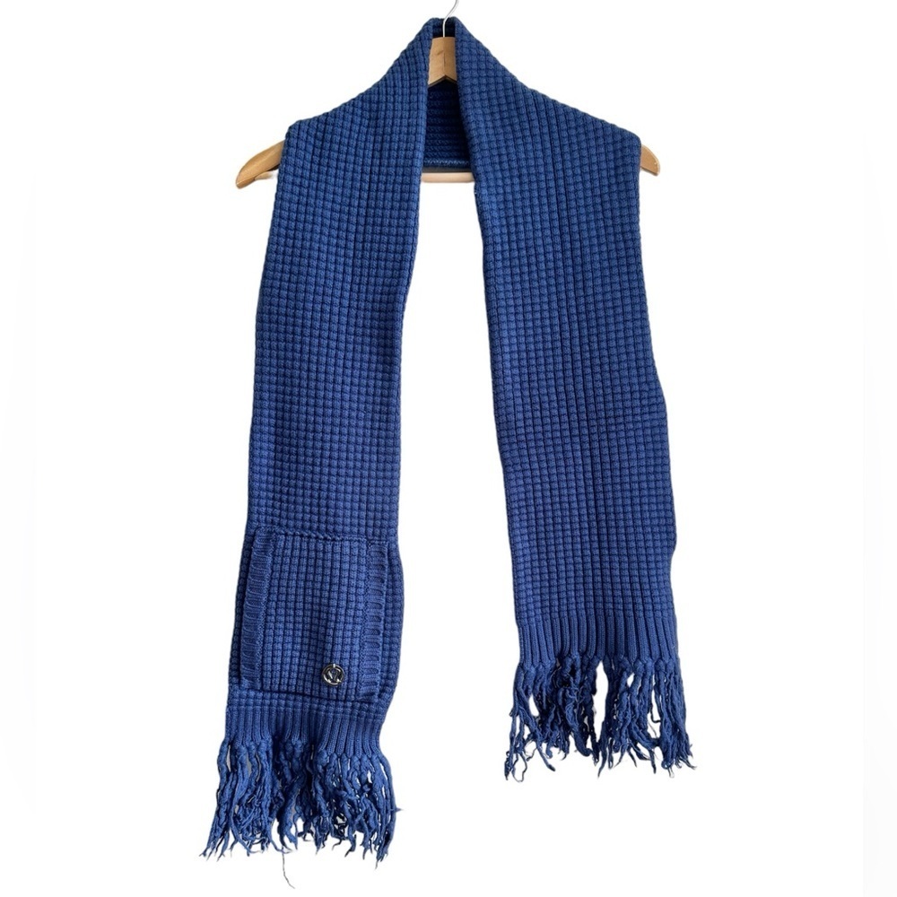 Lululemon Athletica Merino Wool Knit Scarf Fringe Open Pocket Blue